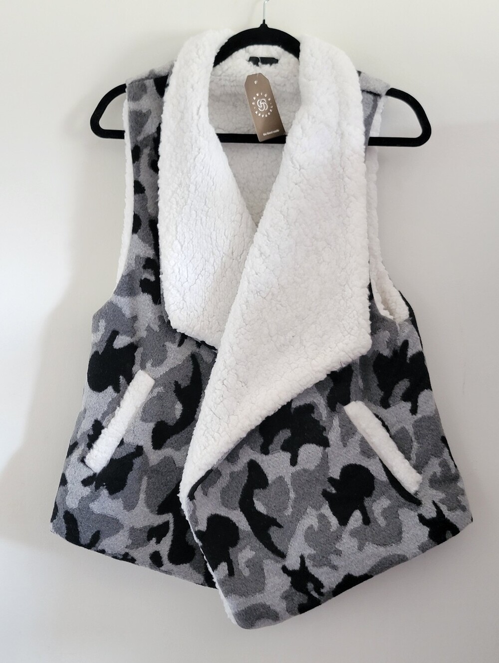 NWT Janice Apparel Grey Camo Fleece Lined Vest One Size